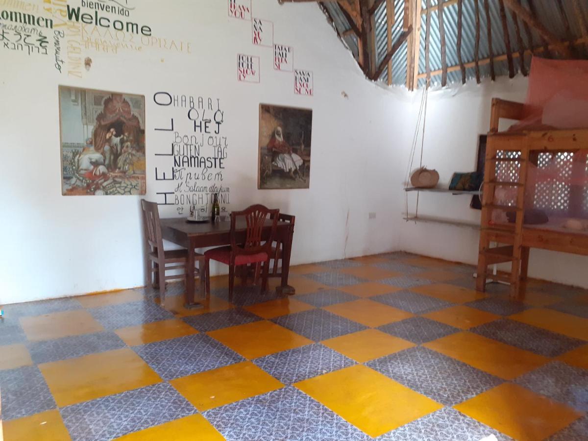 Gecko Nature Lodge Home Of Swahili Divers The Best Dive Center And Famous Gecko Restaurant Verani ภายนอก รูปภาพ